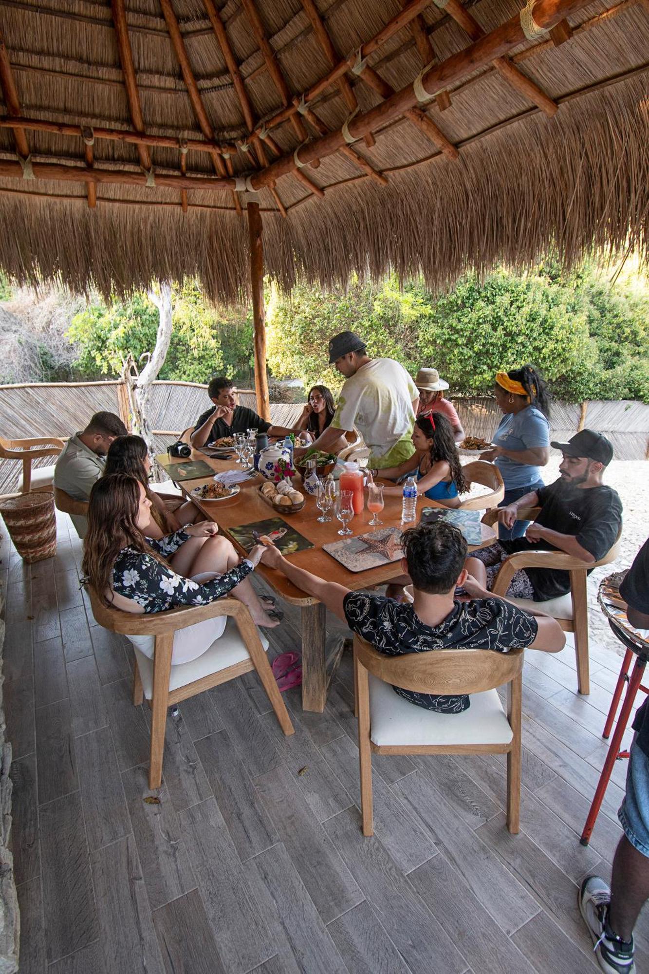 Amalife Beach Club & Hotel Tierra Bomba Ngoại thất bức ảnh