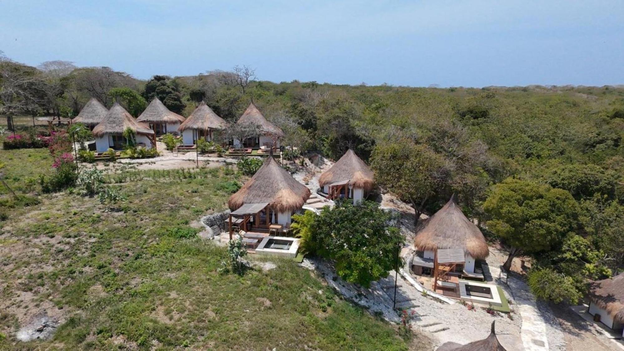 Amalife Beach Club & Hotel Tierra Bomba Ngoại thất bức ảnh